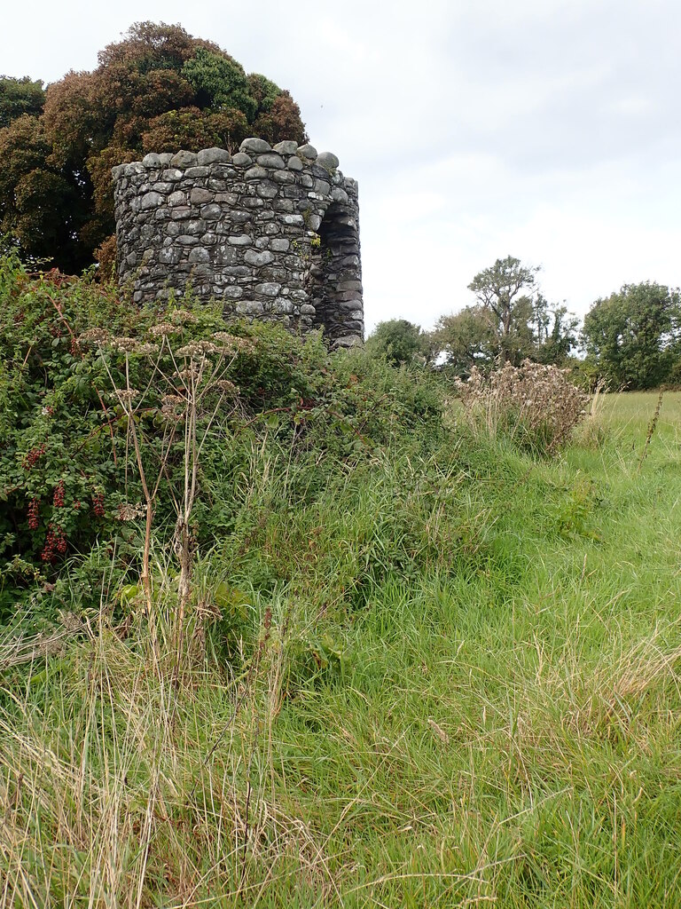 Approaching The Maghera Round Tower From Eric Jones Geograph