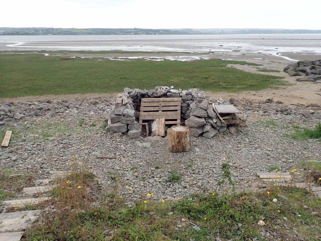 Rocky Spit At Careg Fach Eirian Evans Geograph Britain And Ireland