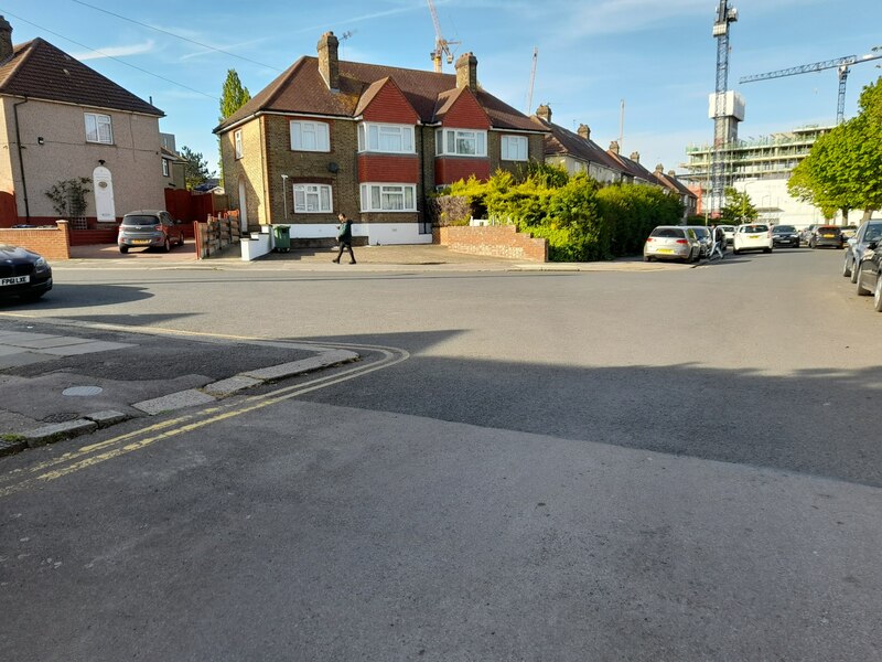 Goldsmith Avenue The Hyde David Howard Geograph Britain And Ireland