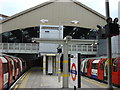 Morden tube station, platforms