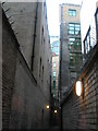 TQ3381 : Looking back towards Bishopsgate in Catherine Wheel Alley by Basher Eyre
