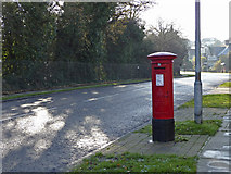 TQ3296 : George V Pillar Box, Old Park Avenue, Enfield by Christine Matthews