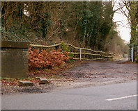 SP4168 : Access track between Marton and Birdingbury by Andy F