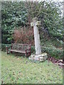 Cross in churchyard of Shillingford St George