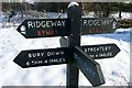SU5381 : Ridgeway signpost by Graham Horn