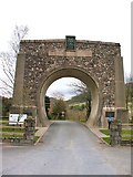 NN9159 : Clunie Arch by Gordon Hatton