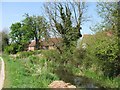 Wendover Arm: Houses line the North Bank of the Canal at Aston Clinton