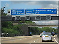 TQ0464 : M25 Motorway Clockwise. Approaching Junction 11 by Roy Hughes