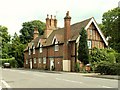 TL2130 : Old cottages on Letchworth Lane by Robert Edwards
