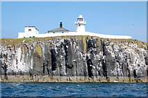 NU2135 : Passing south of Inner Farne lighthouse by Andy F