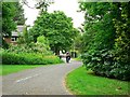 Footpath and cycle track to Brickhill Drive