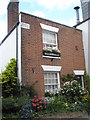 Delightful cottage in Village Road