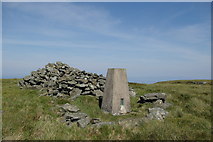 NR6008 : Trig point & cairn on Beinn na Lice by Leslie Barrie