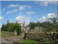 Entrance and cottage at Broomiebank