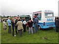 Queue for ice cream, Lea Show