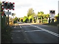 Toddington: Toddington Lane level crossing