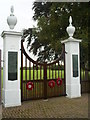 War Memorial Gateway , Stone