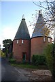 Home Farm oast house, Nizels Lane