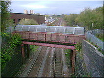 NS5769 : Footbridge over the Maryhill Line by Mark Nightingale