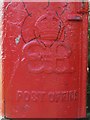 Edward VIII postbox, Abbey Drive - royal cipher