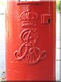 Edward VII postbox, Grosvenor Place - royal cipher