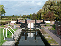 SJ9211 : Rodbaston Lock south of Penkridge, Staffordshire by Roger  D Kidd