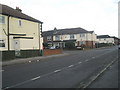 Approaching the junction of  Grantham  Road and Wilmer Road