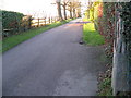 Footpath and road to Old House and Old House Farm