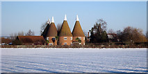 TQ7345 : The Roundels & The Square Oast, Gatehouse Farm, Hunton Road, Marden, Kent by Oast House Archive