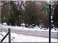 Footpath crosses Warren Road