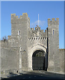 TQ0107 : Castle gatehouse at Arundel, West Sussex by Roger  D Kidd