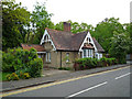 East Lodge, Doods Park Road