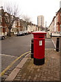 Fulham: postbox № SW6 46, Stephendale Road