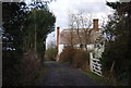 Weatherboarded Cottage off the A268