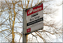 J3371 : Bus stop, Belfast by Albert Bridge