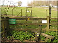 Footpath junction and stile near Combwell Priory Farm