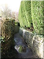 Footpath between Orchard Vale and Corchester Lane