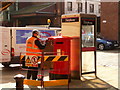 Sheffield: postbox painting at Victoria Quays