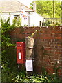 Buckland Newton: postbox № DT2 168