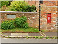 Shalbourne: postbox № SN8 112, Kingston Road