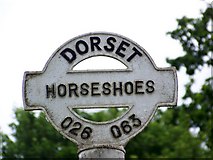 SU0206 : Horseshoes, Chalbury Common by Maigheach-gheal