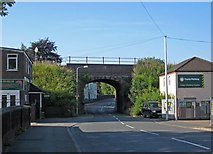 SO8963 : Railway bridge over Kidderminster Road by P L Chadwick