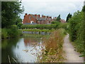 By the canal into Retford from the northeast