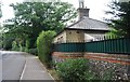 Lodge and flint wall, Main Rd