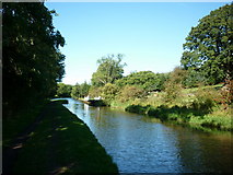 SE0245 : Walking along the Leeds to Liverpool Canal #271 by Ian S