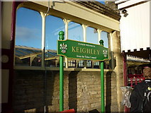 SE0641 : A welcome sign at Keighley Train Station by Ian S