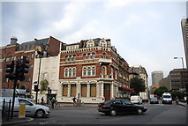 TQ3180 : Vacant building, corner of Blackfriars Rd and Southwark St by N Chadwick