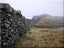 J2825 : The Mourne Wall, Slieve Muck by Rossographer