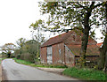 Brick barn by the entrance to Dairy Farm, Heywood Road