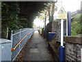 Footpath to Thames Ditton railway station